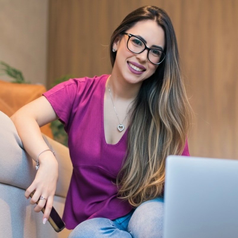 Cliente Isabela da Domus Media